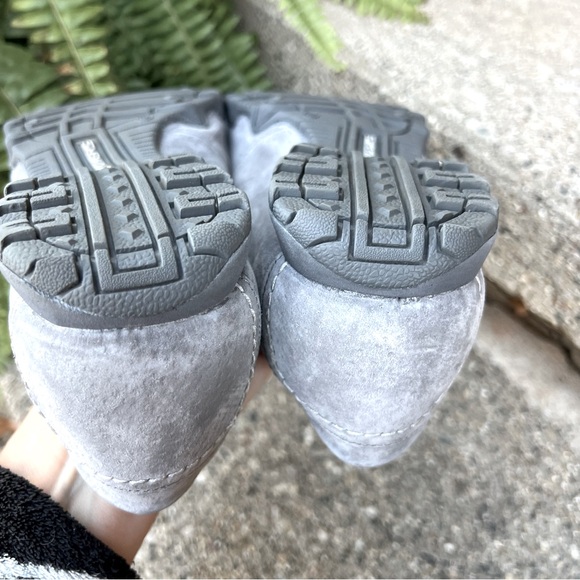 SKECHERS Grey Suede Bikers Expressway Slip Ons Womens Sz 10 Loafer Moccasin - Picture 13 of 14